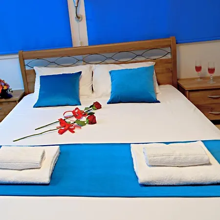 Pieris Apartment *