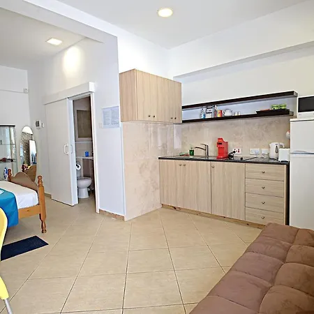 Apartment Pieris *