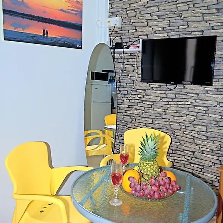 Pieris Apartment *